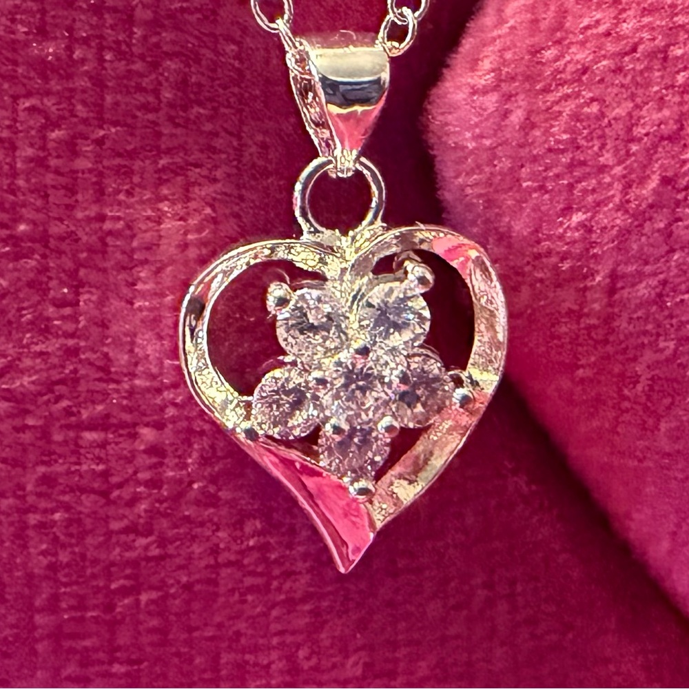 Heart Flower Pendant Necklace in .925 Sterling Silver